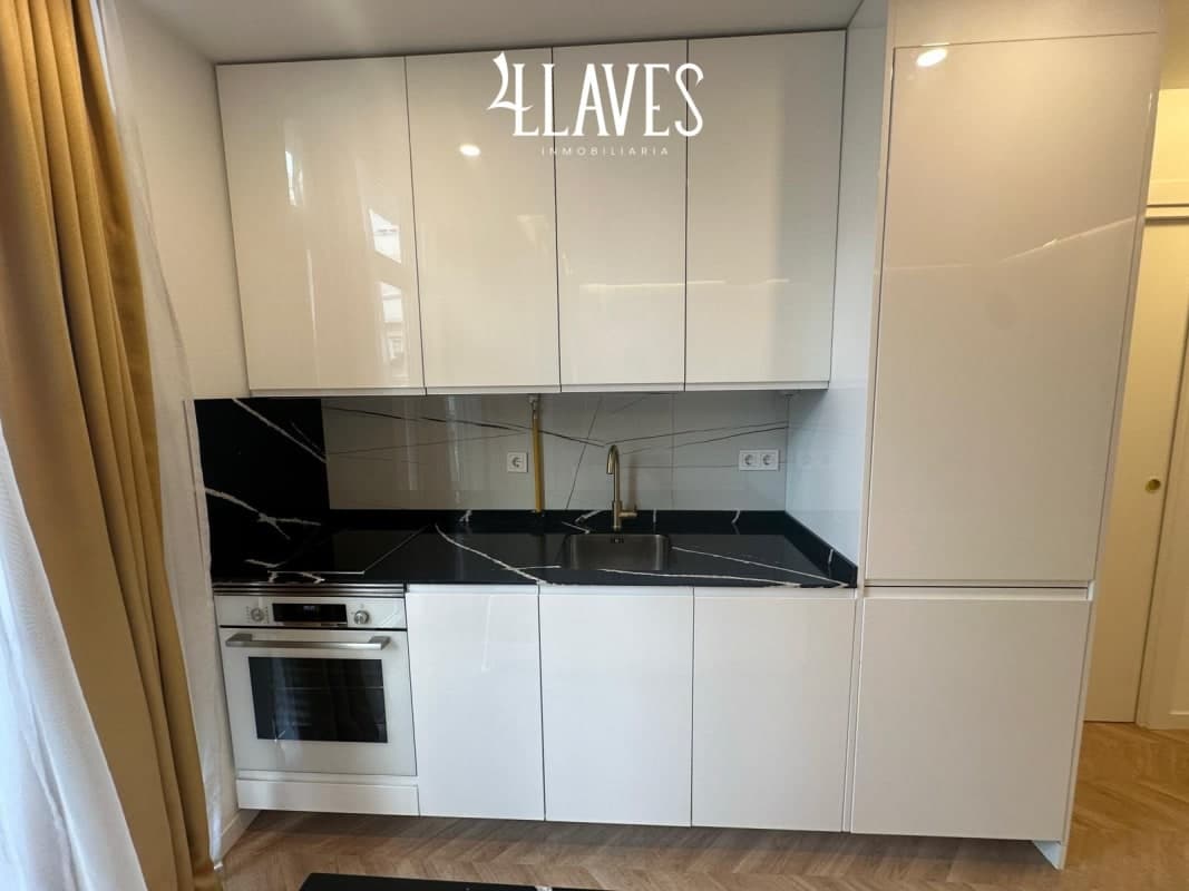 Piso en Calle de Linneo, Madrid - Imagen 1